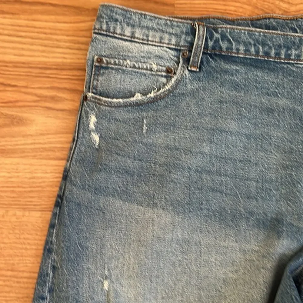Abercrombie & Fitch The Dad Shorts High Rise 5” Jean Shorts  Distressed